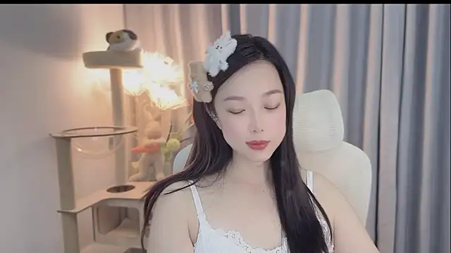 Snapshot of Yumi_yuni chatting on May 2026 02:45:01 PM Yumi yuni online show from May 2026 02:45:01 PM