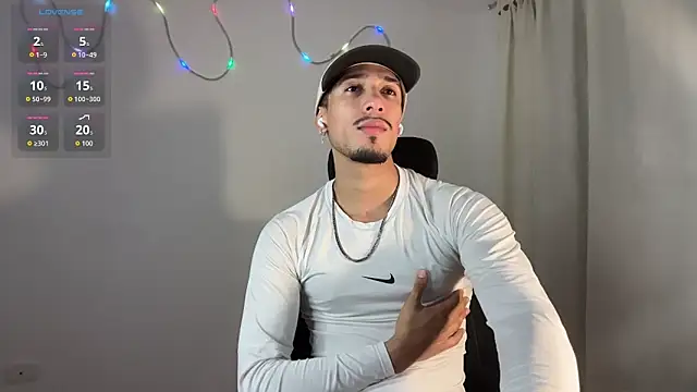 Snapshot of rafael_stone11 chatting on February 2026 02:04:01 AM rafael stone11 online show from February 2026 02:04:01 AM