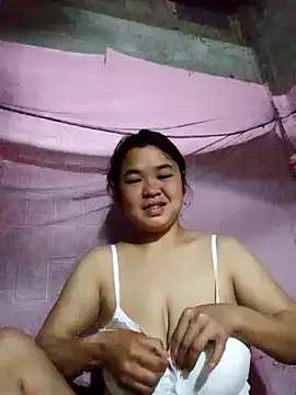 Jyllyy online show from February 2026 11:08:02 PM