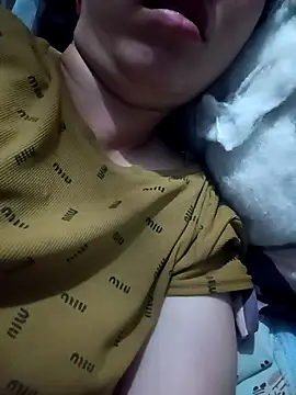 hot-luna- online show from April 2026 10:27:01 PM