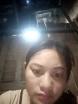 Snapshot of Momo-biki chatting on May 2026 10:50:02 PM Momo-biki online show from May 2026 10:50:02 PM