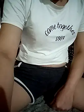 Snapshot of Momo-biki chatting on June 2026 12:46:01 AM Momo-biki online show from June 2026 12:46:01 AM