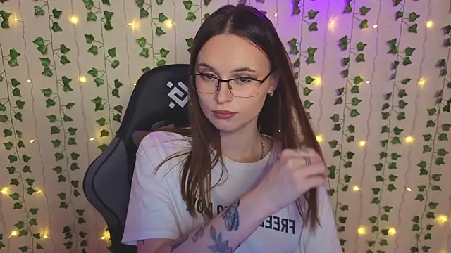 AliceIMonta online show from February 2026 04:27:02 PM