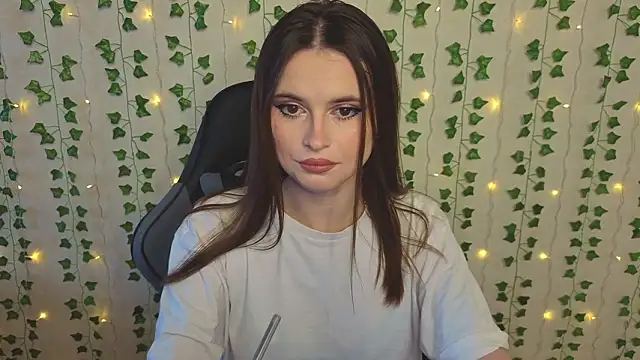 AliceIMonta online show from February 2026 01:10:01 PM