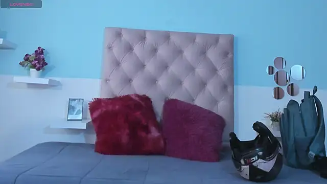 Snapshot of kendall_hernandez chatting on February 2026 02:13:01 PM kendall hernandez online show from February 2026 02:13:01 PM