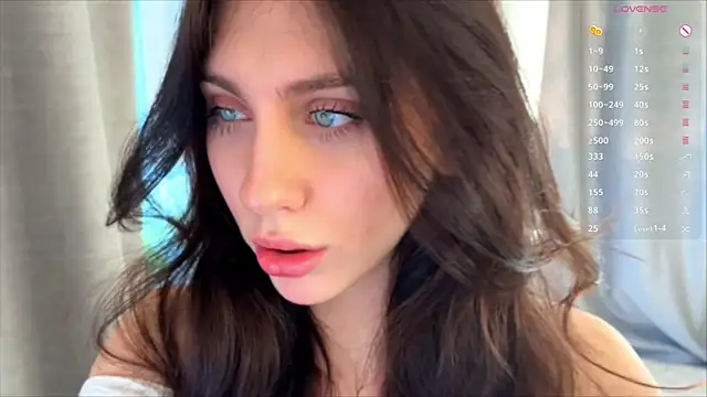 lunawho online show from April 2026 05:32:02 AM