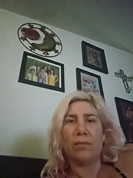 Icequeen1981 online show from February 2026 05:00:02 PM