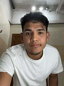 Snapshot of DavShi chatting on February 2026 01:37:02 AM DavShi online show from February 2026 01:37:02 AM