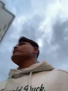 Snapshot of DavShi chatting on February 2026 05:40:02 PM DavShi online show from February 2026 05:40:02 PM