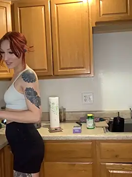 Snapshot of ThornsandHoney chatting on February 2026 11:56:02 PM ThornsandHoney online show from February 2026 11:56:02 PM