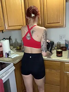 Snapshot of ThornsandHoney chatting on February 2026 03:47:01 AM ThornsandHoney online show from February 2026 03:47:01 AM