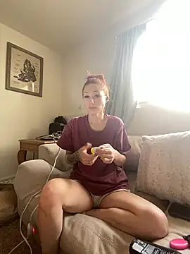 Snapshot of ThornsandHoney chatting on May 2026 04:33:01 PM ThornsandHoney online show from May 2026 04:33:01 PM