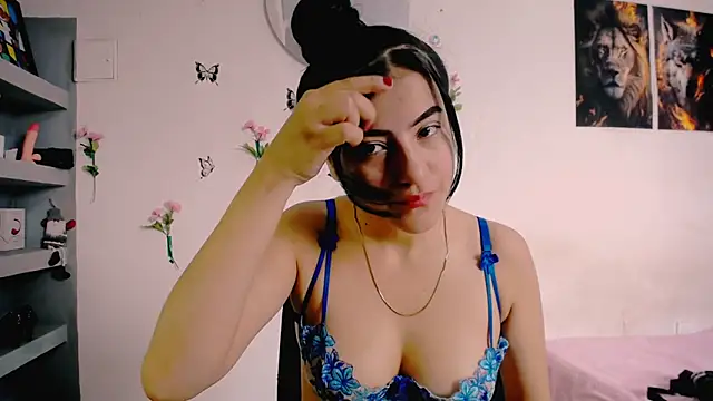 Snapshot of charlotte_petit_ chatting on February 2026 04:13:01 PM charlotte petit online show from February 2026 04:13:01 PM