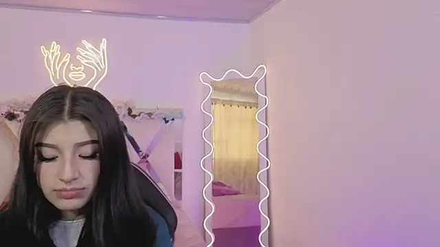 Snapshot of NEFTIS_TAY chatting on February 2026 07:01:02 PM NEFTIS TAY online show from February 2026 07:01:02 PM