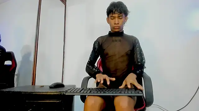 Snapshot of JERO_TEASE_S7S chatting on February 2026 07:34:02 PM JERO TEASE S7S online show from February 2026 07:34:02 PM