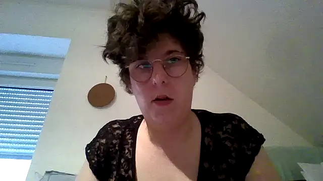 OIseauNoir88 online show from February 2026 09:02:02 AM