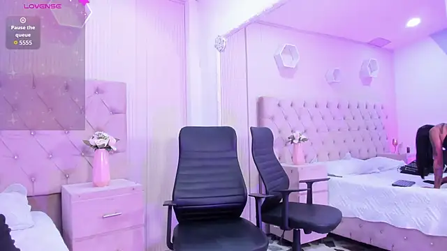 Snapshot of JazminRusso_ chatting on April 2026 04:56:01 AM JazminRusso online show from April 2026 04:56:01 AM