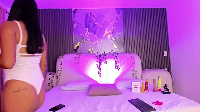 Snapshot of JazminRusso_ chatting on May 2026 05:36:01 AM JazminRusso online show from May 2026 05:36:01 AM