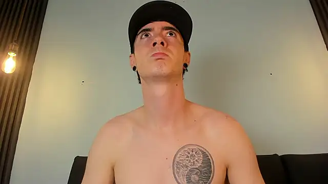 Snapshot of Lio_____ chatting on March 2026 05:08:02 AM Lio online show from March 2026 05:08:02 AM