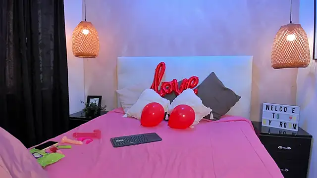 Snapshot of Hilaryportman chatting on February 2026 07:41:01 PM Hilaryportman online show from February 2026 07:41:01 PM