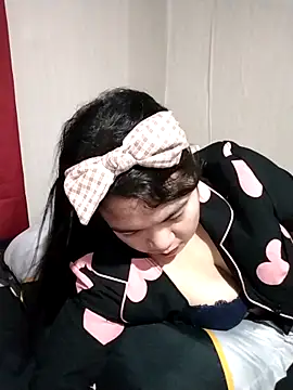 Zyramae 25 online show from March 2026 06:02:01 PM