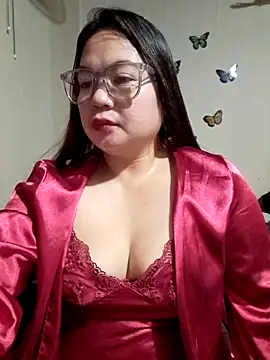 Snapshot of Zyramae_25 chatting on June 2026 11:42:02 AM Zyramae 25 online show from June 2026 11:42:02 AM