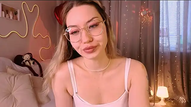 Snapshot of lusciousslily chatting on March 2026 04:29:04 AM lusciousslily online show from March 2026 04:29:04 AM