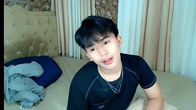 xlovercutietwink online show from February 2026 05:53:02 PM