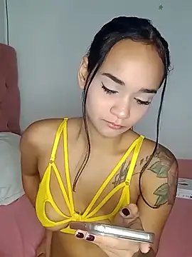 Snapshot of Maria_x_Alejandra chatting on June 2026 08:00:01 PM Maria x Alejandra online show from June 2026 08:00:01 PM