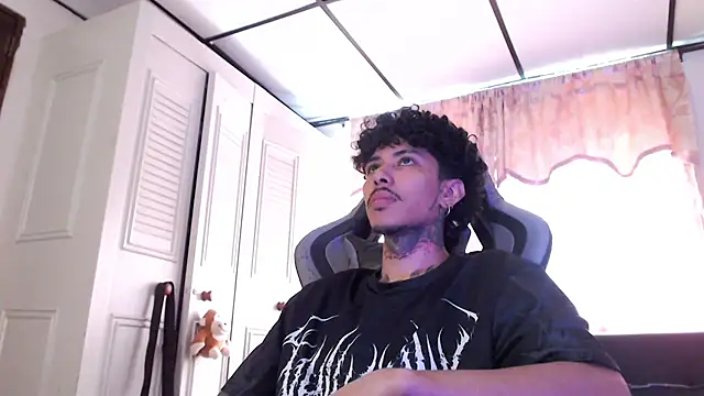 Snapshot of D3v1L88 chatting on May 2026 06:38:02 PM D3v1L88 online show from May 2026 06:38:02 PM