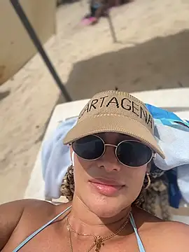 NahomiRoss online show from April 2026 05:06:02 PM