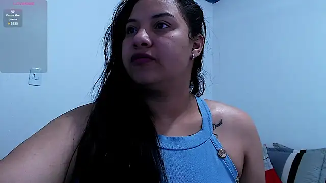 Snapshot of emily-rousee- chatting on February 2026 01:11:01 PM emily-rousee- online show from February 2026 01:11:01 PM