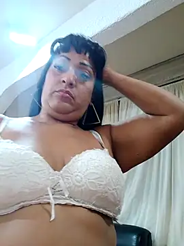 Snapshot of SabrinaColin chatting on April 2026 04:23:02 AM SabrinaColin online show from April 2026 04:23:02 AM