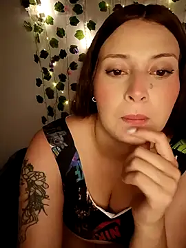 Snapshot of melly_whatson chatting on February 2026 11:20:01 AM melly whatson online show from February 2026 11:20:01 AM