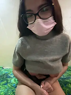 Snapshot of IRIS-GIRL chatting on April 2026 12:21:02 PM IRIS-GIRL online show from April 2026 12:21:02 PM