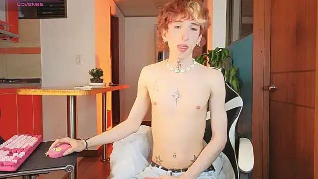 Snapshot of golden_twink_ chatting on February 2026 10:25:01 AM golden twink online show from February 2026 10:25:01 AM