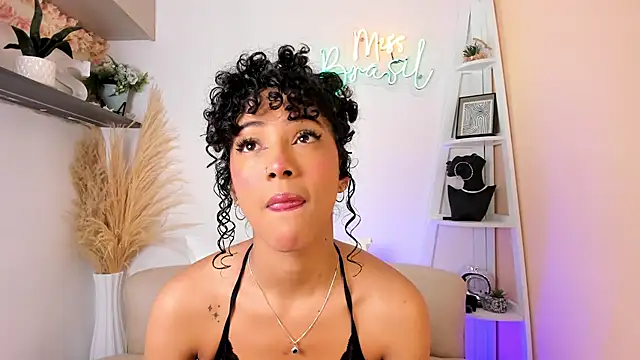 Snapshot of missbrasil chatting on June 2026 12:58:02 PM missbrasil online show from June 2026 12:58:02 PM