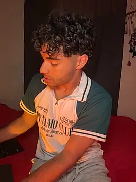 Snapshot of its_alejandro27 chatting on February 2026 01:12:01 AM its alejandro27 online show from February 2026 01:12:01 AM