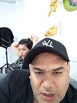 wessAndSandri online show from April 2026 07:50:02 PM