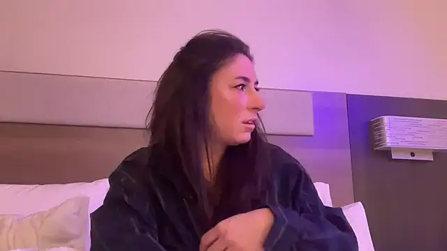 mr mrs glitter online show from March 2026 03:29:02 AM