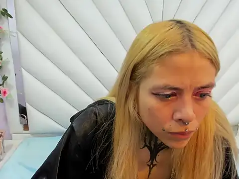 Snapshot of Dakota_Angell_ chatting on February 2026 03:00:02 AM Dakota Angell online show from February 2026 03:00:02 AM