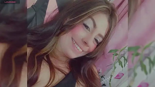Snapshot of Rosario_96 chatting on April 2026 10:23:02 PM Rosario 96 online show from April 2026 10:23:02 PM