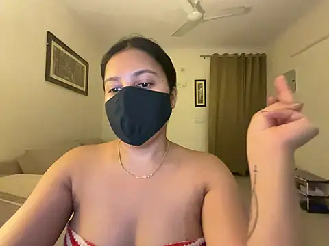 Snapshot of Anna_girl22 chatting on May 2026 04:35:01 PM Anna girl22 online show from May 2026 04:35:01 PM