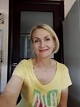 Snapshot of MichelleSolis chatting on June 2026 09:29:01 AM MichelleSolis online show from June 2026 09:29:01 AM