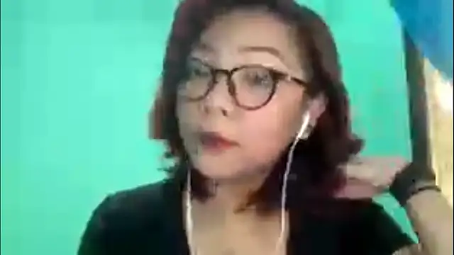 Snapshot of TerisaYellow chatting on February 2026 07:24:02 AM TerisaYellow online show from February 2026 07:24:02 AM