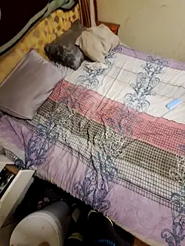 dark-hard-good online show from April 2026 03:19:02 PM