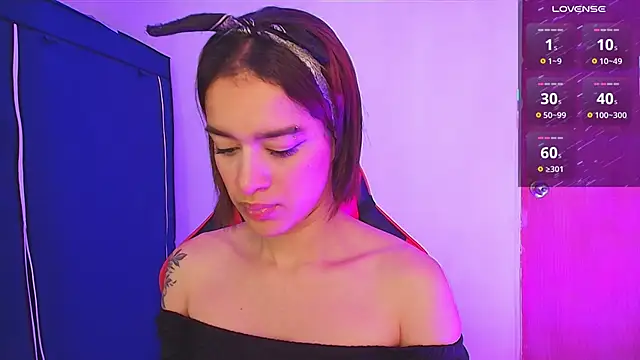 Zoe-Walzer online show from April 2026 03:47:02 PM