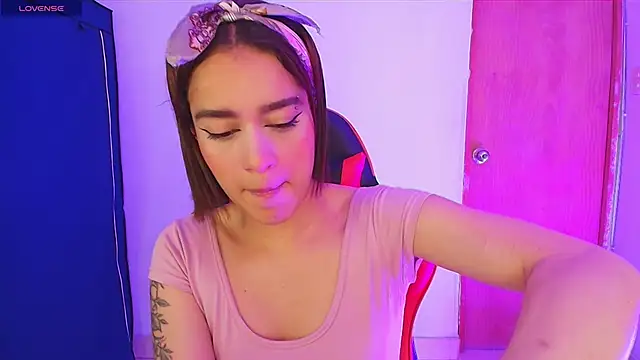 Zoe-Walzer online show from April 2026 05:43:01 PM