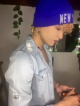 Snapshot of lucke_collins22 chatting on February 2026 07:03:02 AM lucke collins22 online show from February 2026 07:03:02 AM