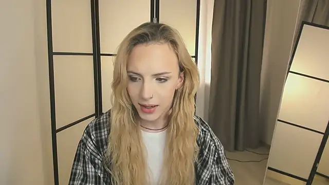 Tiffany  King online show from March 2026 08:25:01 PM